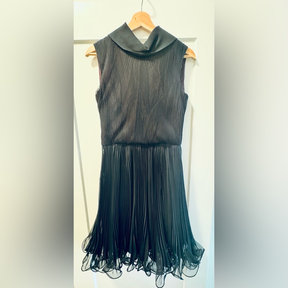 Vintage 60”s Sleeveless Black Pleated Midi Dress, size s